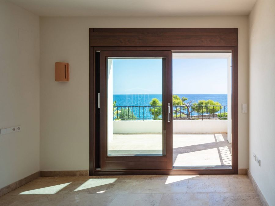 Villa Andrago, élégance méditerranéenne face à la mer à Moraira