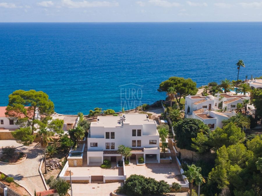 Villa Andrago, élégance méditerranéenne face à la mer à Moraira