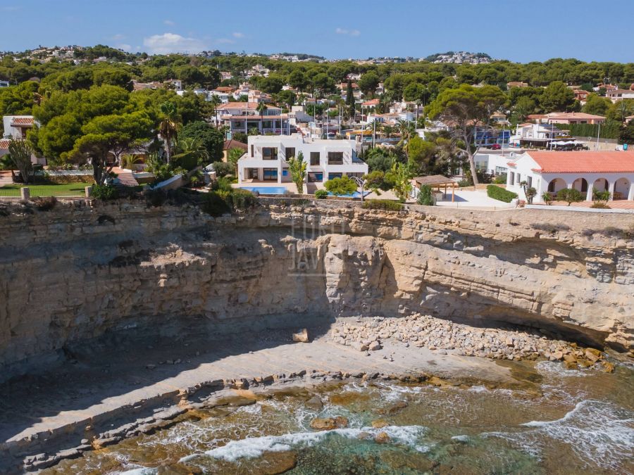 Villa Andrago, élégance méditerranéenne face à la mer à Moraira