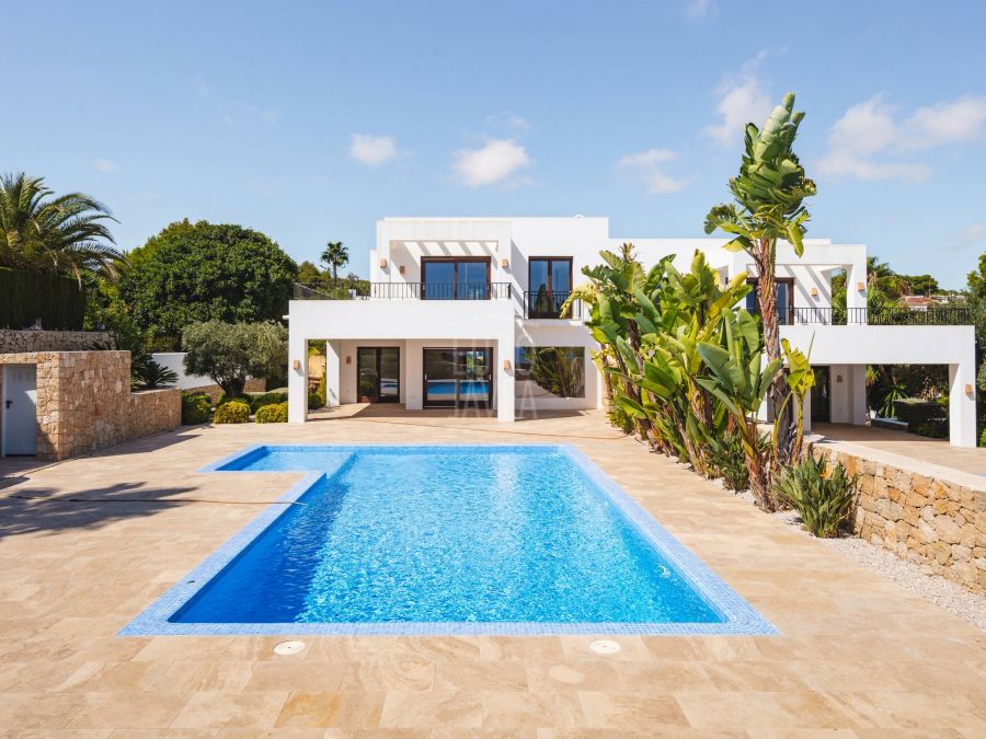 Villa Andrago, élégance méditerranéenne face à la mer à Moraira