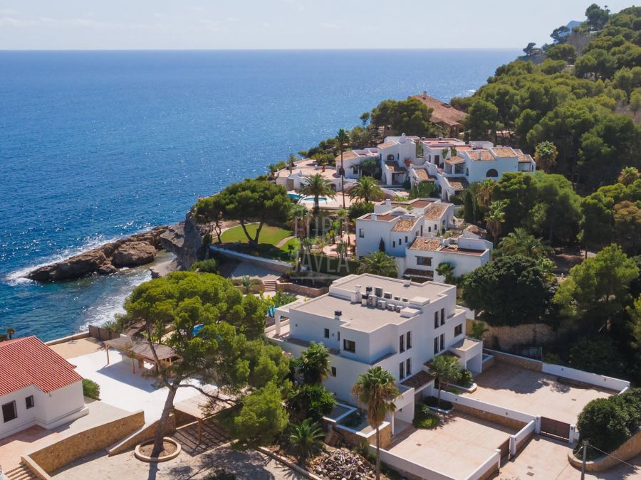 Villa Andrago, élégance méditerranéenne face à la mer à Moraira