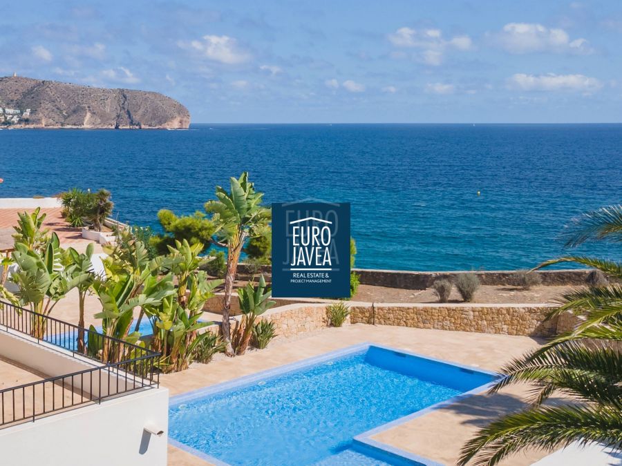 Villa Andrago, élégance méditerranéenne face à la mer à Moraira