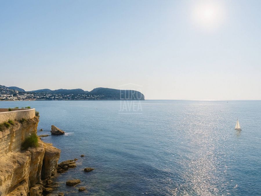 Villa Andrago, élégance méditerranéenne face à la mer à Moraira