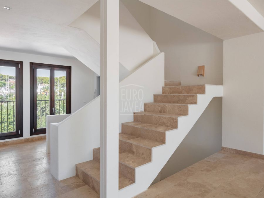 Villa Andrago, élégance méditerranéenne face à la mer à Moraira