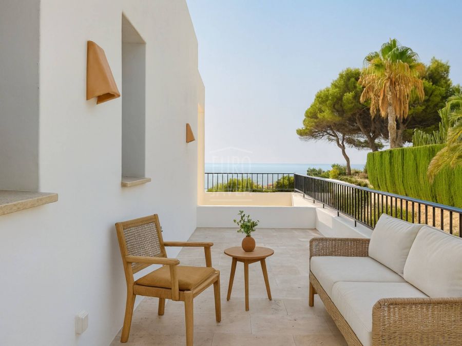 Villa Andrago, élégance méditerranéenne face à la mer à Moraira