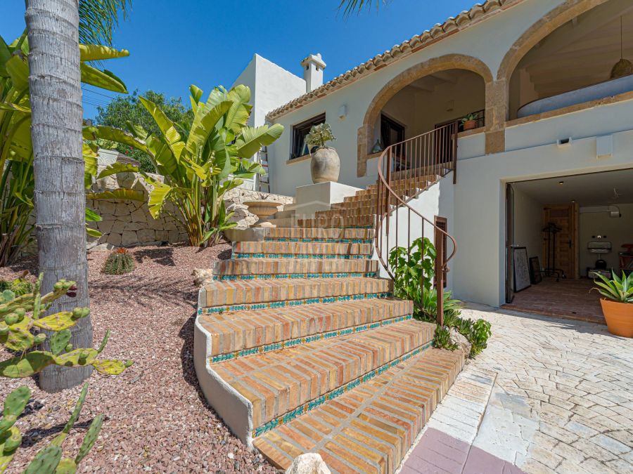 Villa Mareta, charmante villa gerenoveerd in mediterrane stijl in Tosalet