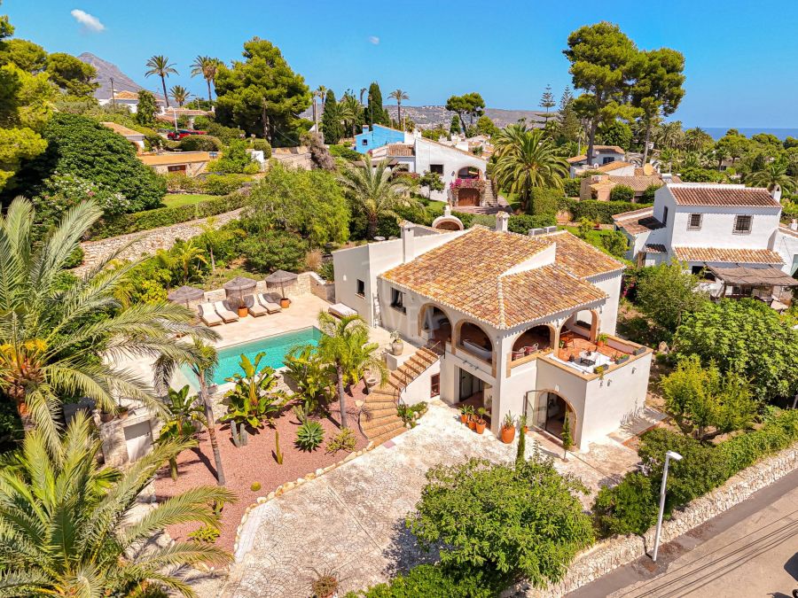 Villa Mareta, charmante villa gerenoveerd in mediterrane stijl in Tosalet