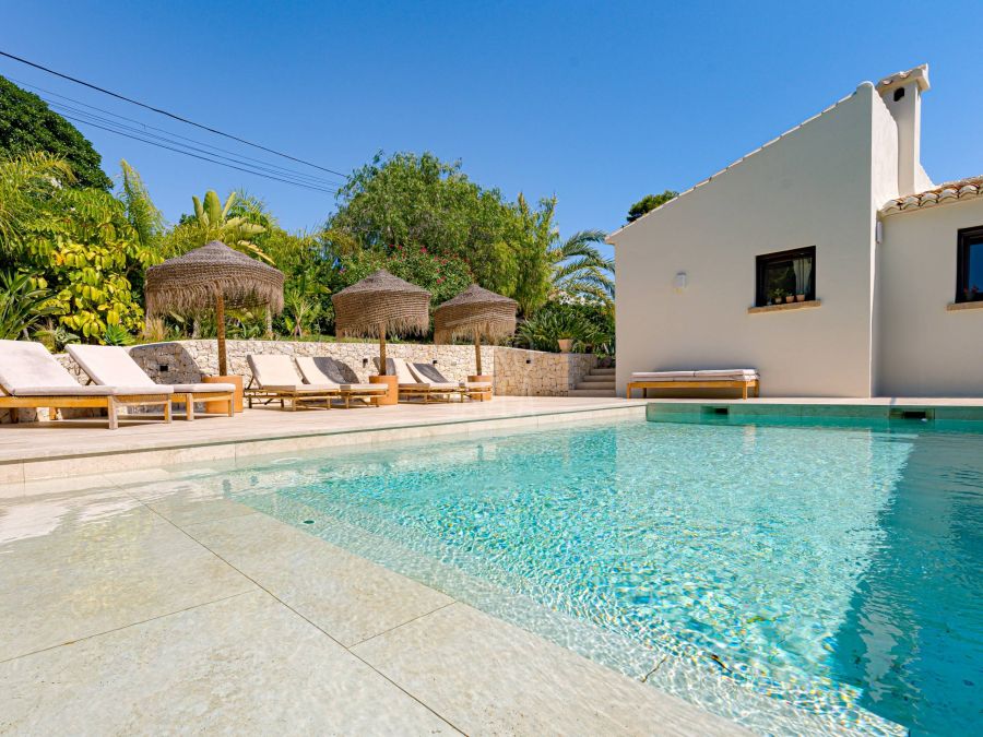 Villa Mareta, charmante villa gerenoveerd in mediterrane stijl in Tosalet