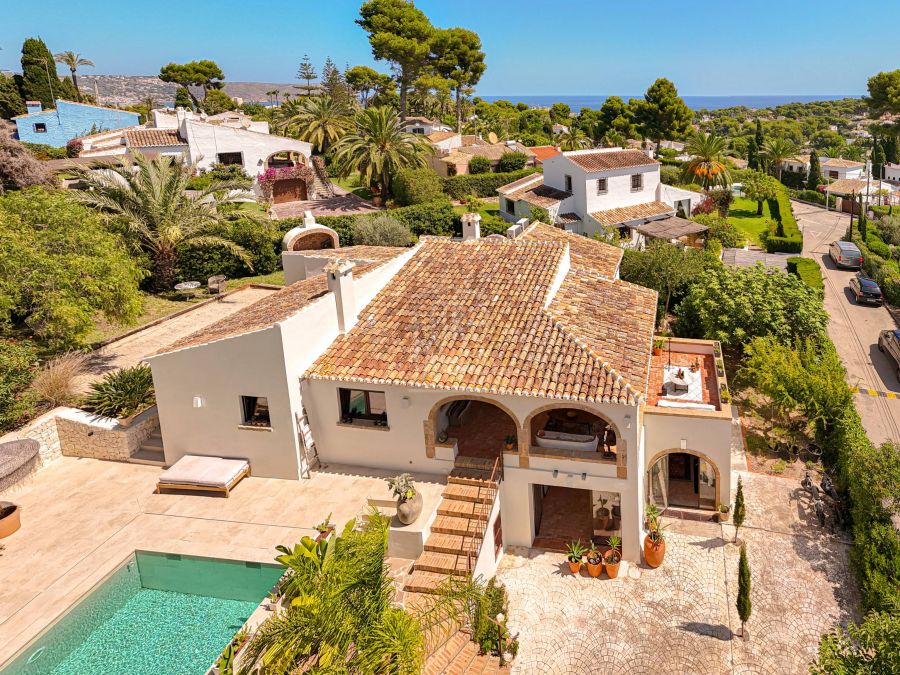 Villa Mareta, charmante villa gerenoveerd in mediterrane stijl in Tosalet