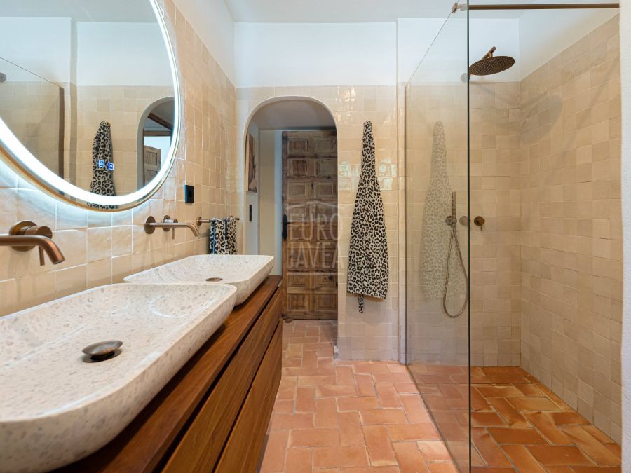 Villa Mareta, charmante villa gerenoveerd in mediterrane stijl in Tosalet