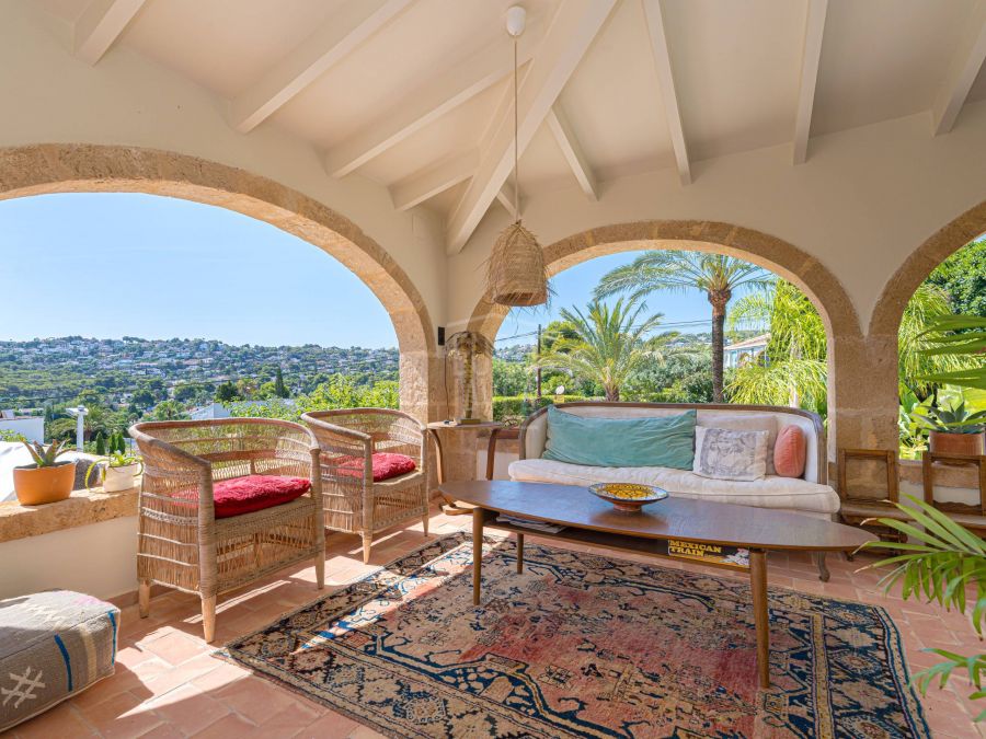 Villa Mareta, charmante villa gerenoveerd in mediterrane stijl in Tosalet