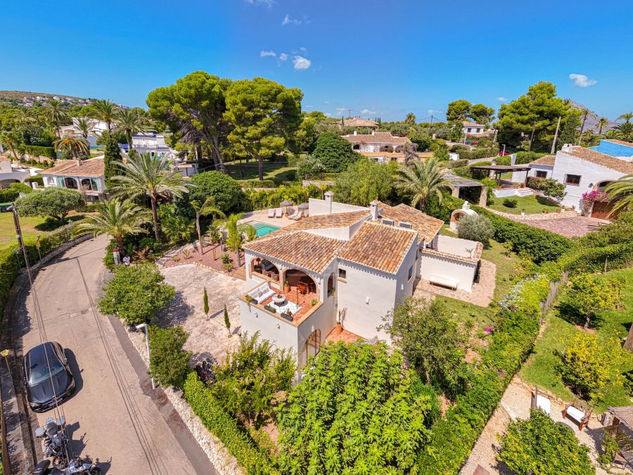 Villa Mareta, charmante villa gerenoveerd in mediterrane stijl in Tosalet