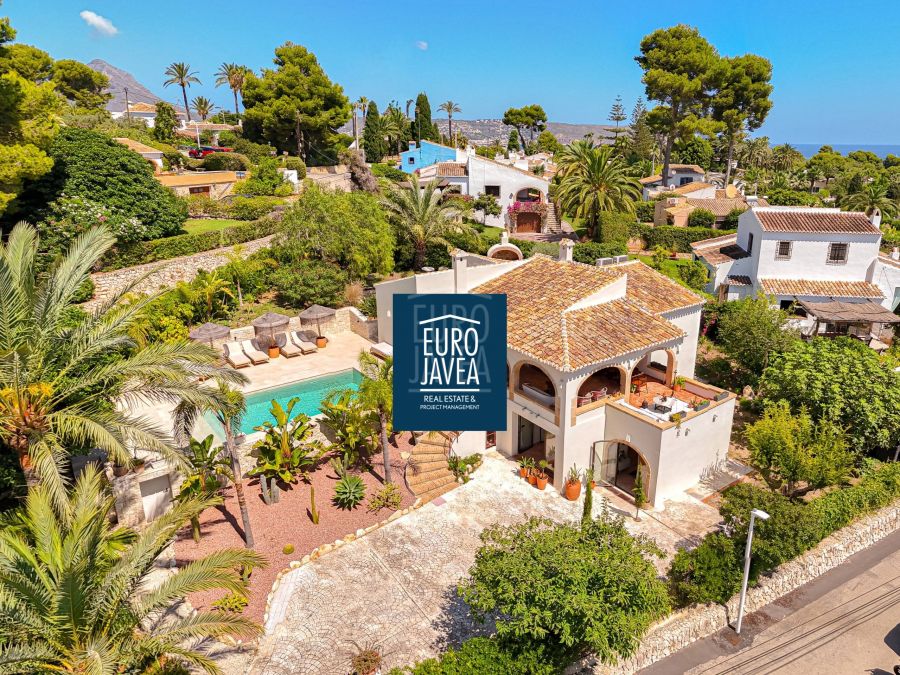 Villa Mareta, charmante villa gerenoveerd in mediterrane stijl in Tosalet