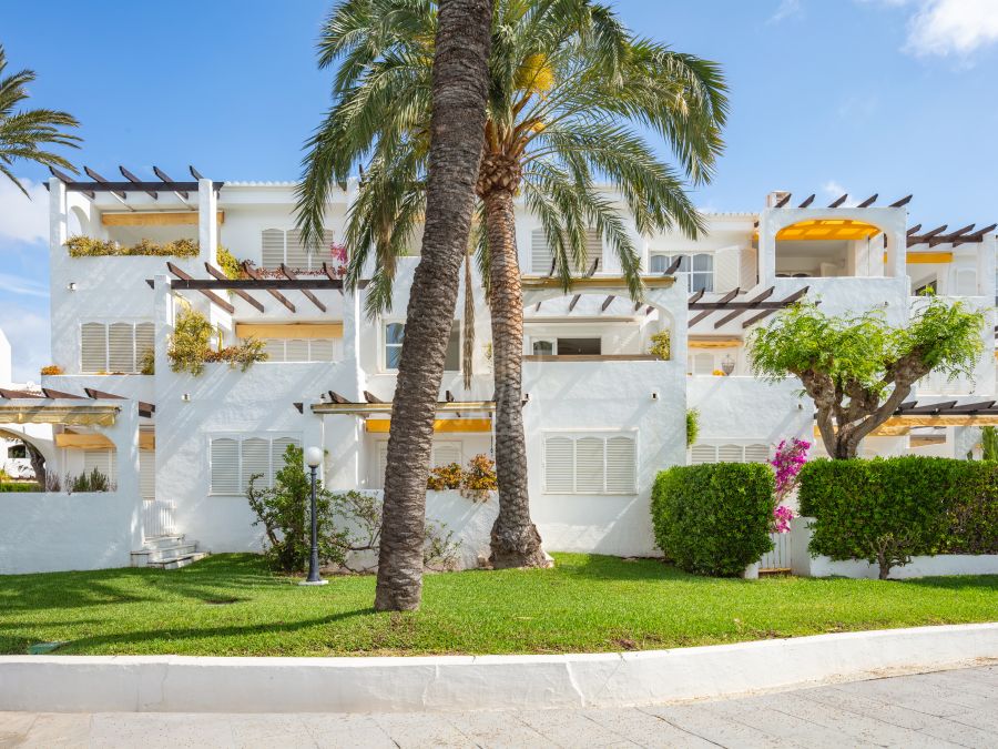 Exclusive, Modern apartment in Montañar I, Jávea, walking distance to the sea