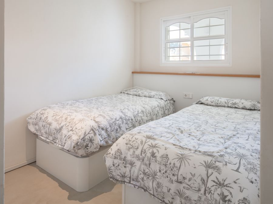 Exclusive, Modern apartment in Montañar I, Jávea, walking distance to the sea