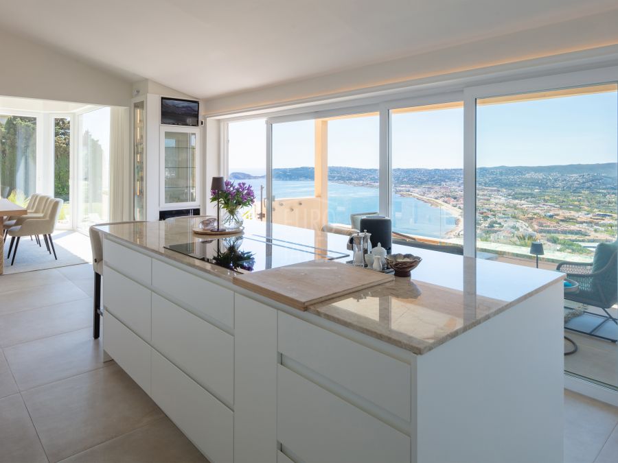 Exclusive Sea View Villa Elena with Guest Apartments in Cuesta San Antonio, Jávea