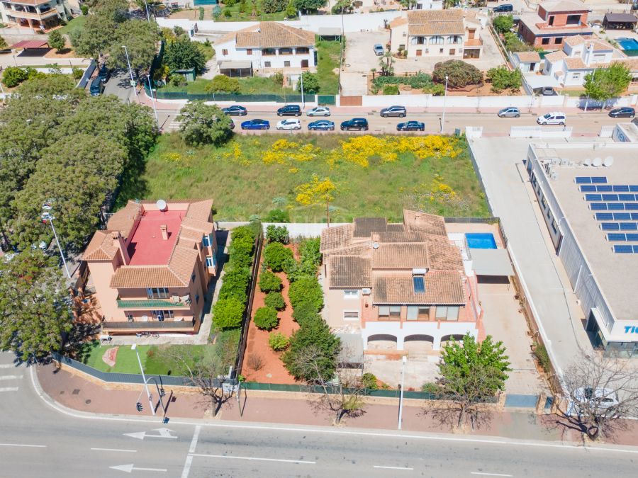 Urban plot in the Old Town of Jávea with great building potential