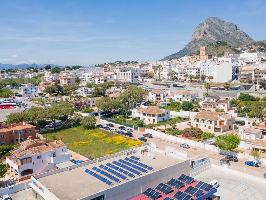 Urban plot in the Old Town of Jávea with great building potential