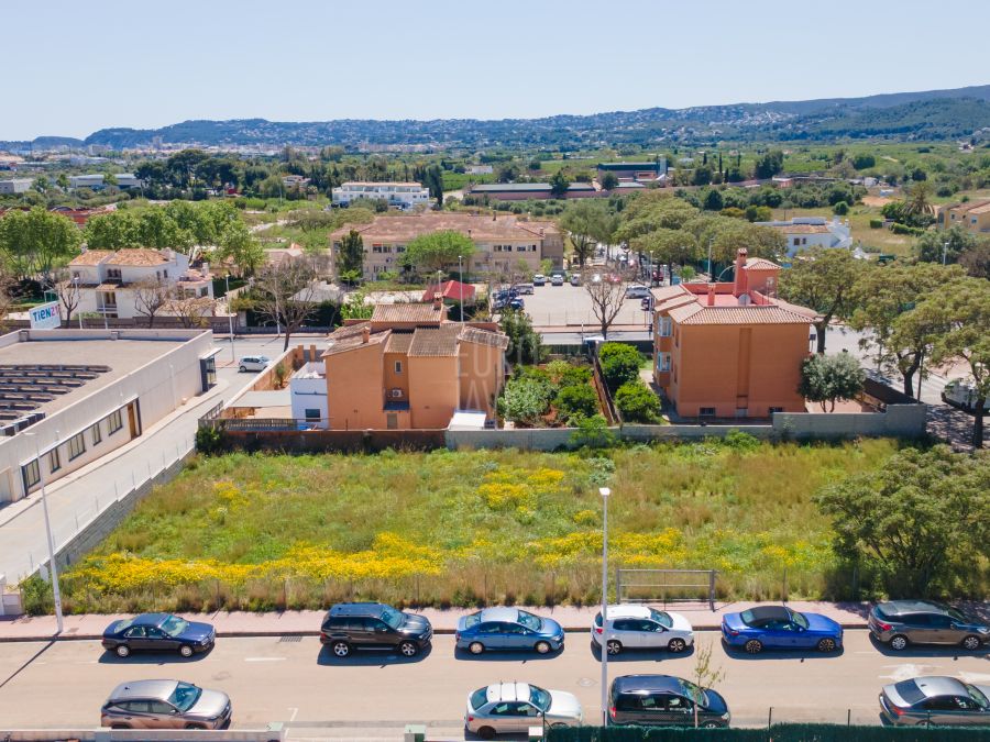 Urban plot in the Old Town of Jávea with great building potential