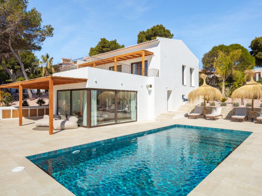 Elegante Villa Avelune met een prachtig uitzicht op de Middellandse Zee