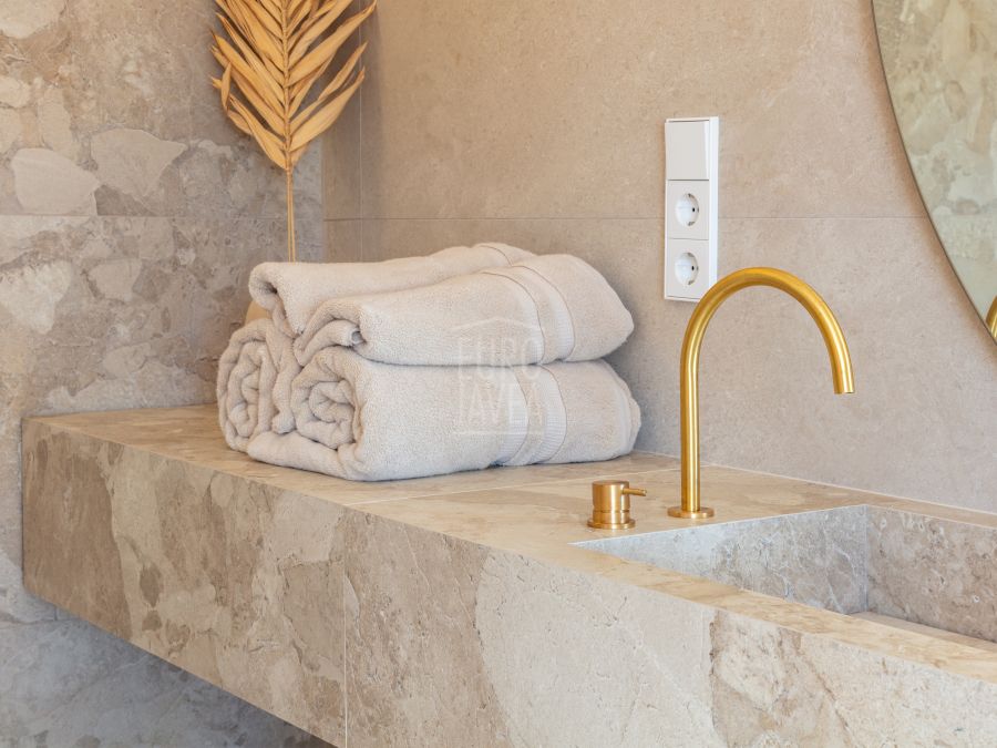 Elegante Villa Avelune met een prachtig uitzicht op de Middellandse Zee