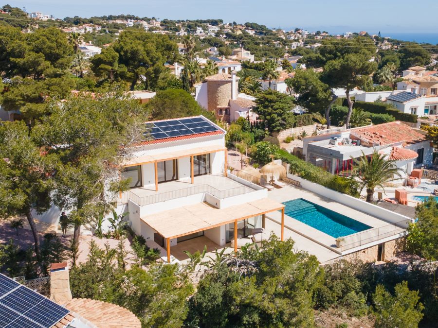 Elegante Villa Avelune met een prachtig uitzicht op de Middellandse Zee