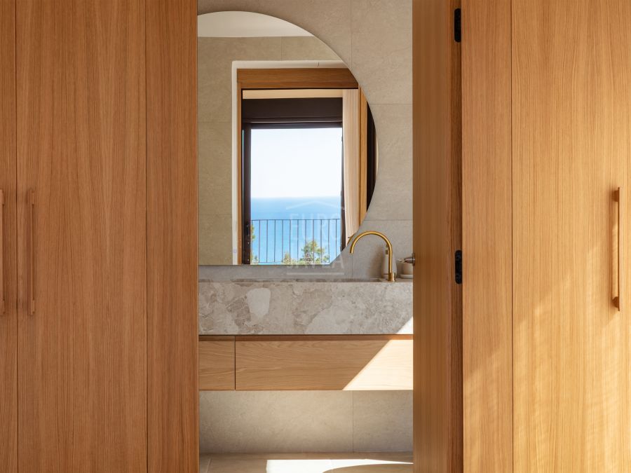 Elegante Villa Avelune met een prachtig uitzicht op de Middellandse Zee