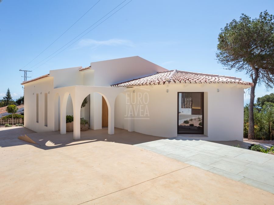 Elegante Villa Avelune met een prachtig uitzicht op de Middellandse Zee