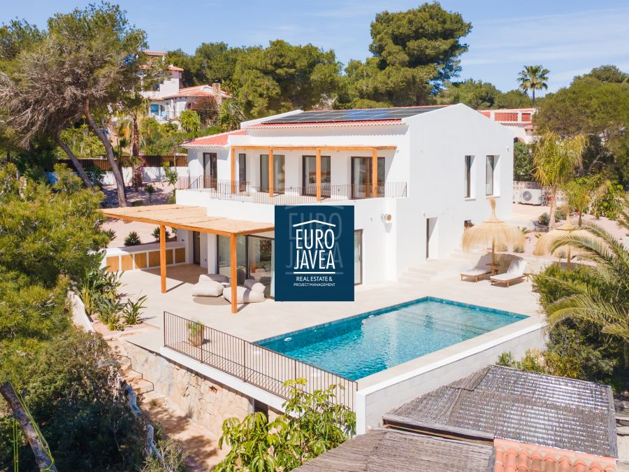 Elegante Villa Avelune met een prachtig uitzicht op de Middellandse Zee