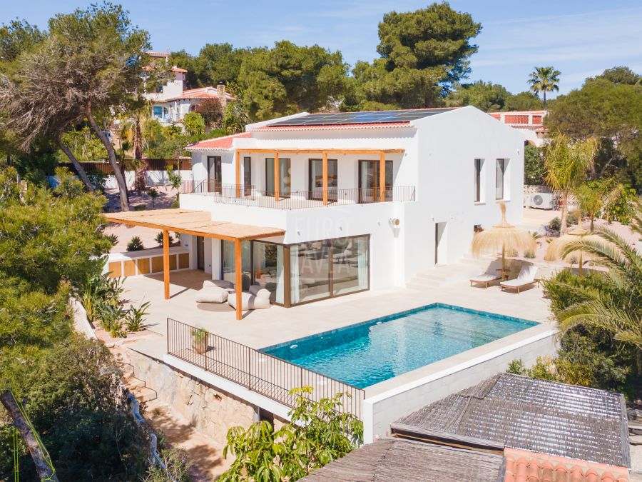 Elegante Villa Avelune met een prachtig uitzicht op de Middellandse Zee