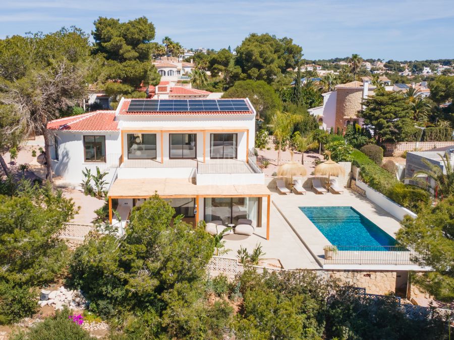 Elegante Villa Avelune met een prachtig uitzicht op de Middellandse Zee