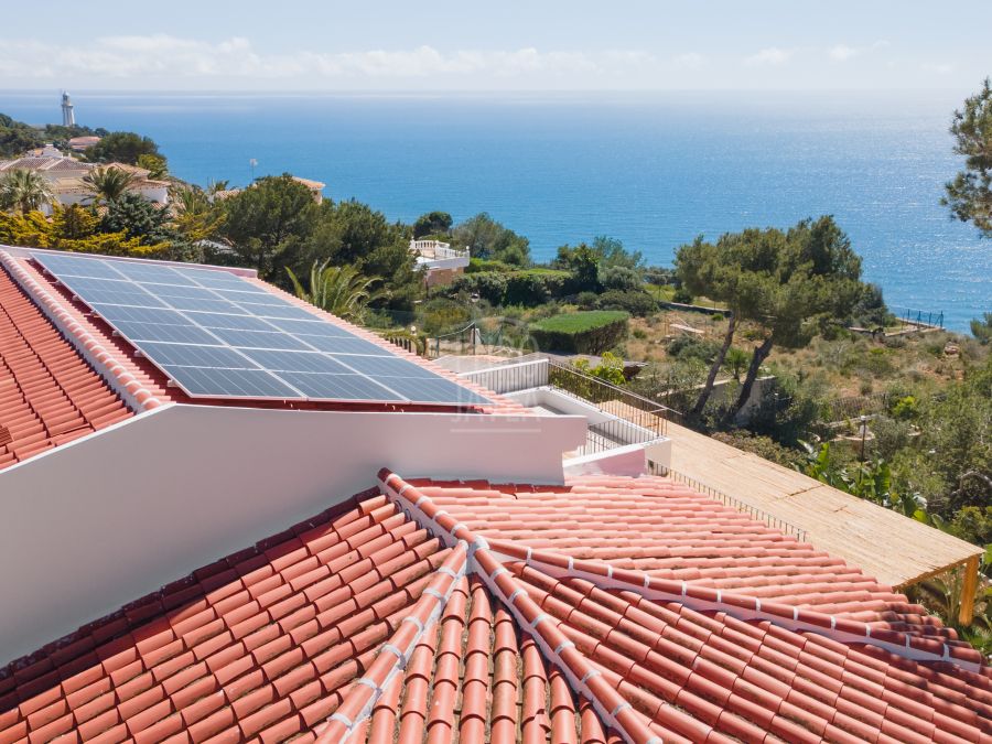 Elegante Villa Avelune met een prachtig uitzicht op de Middellandse Zee
