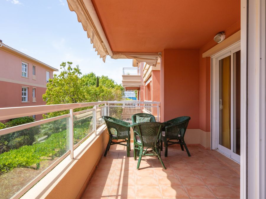 Apartment in Avda. Augusta