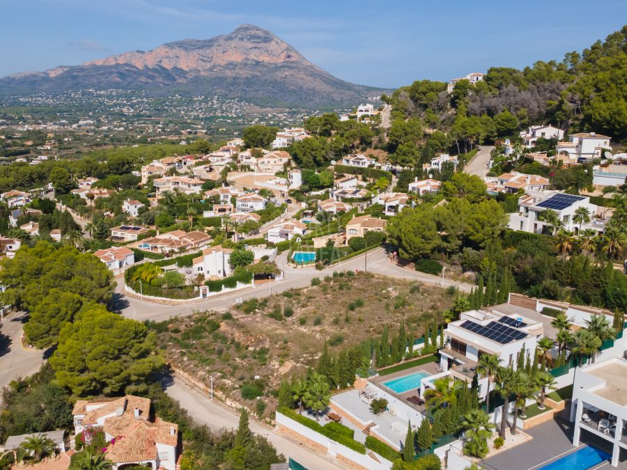 Terrain urbain de 2 000 m² à Rafalet, avec permis de construire une spectaculaire villa de 5 chambres