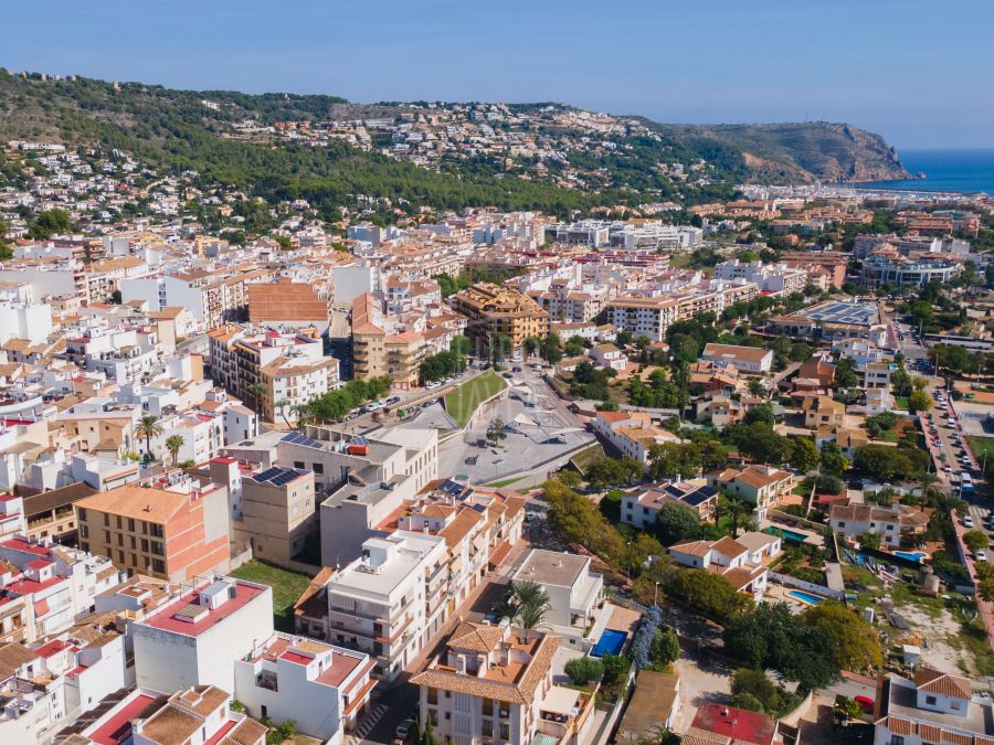 Terrain urbain de 530 m² dans le centre historique, avec la possibilité de construire jusqu’à quatre niveaux