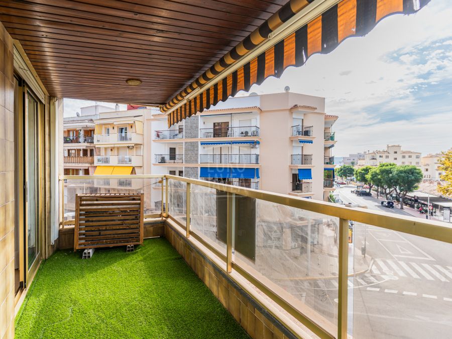 Apartment for sale in the centre of Jávea Port with open views