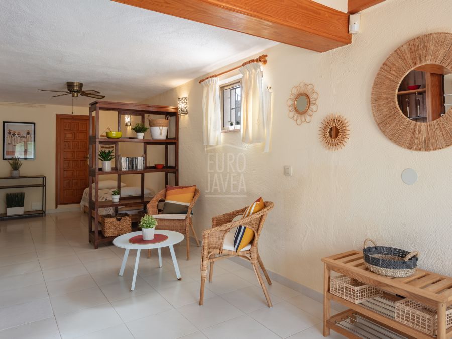 Villa mediterránea orientada al sur con vistas panorámicas en Sol del Este, Jávea