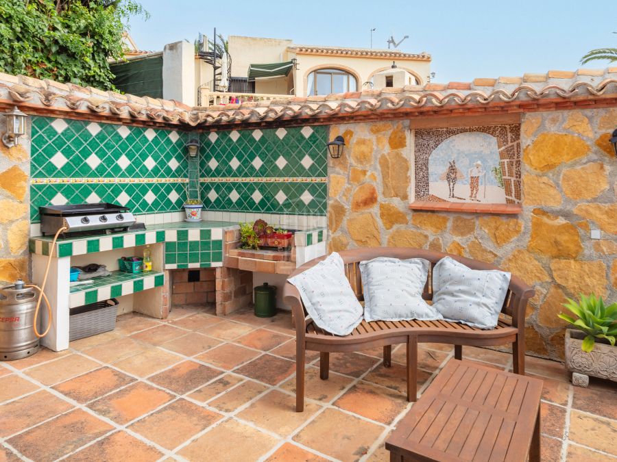 Villa mediterránea orientada al sur con vistas panorámicas en Sol del Este, Jávea