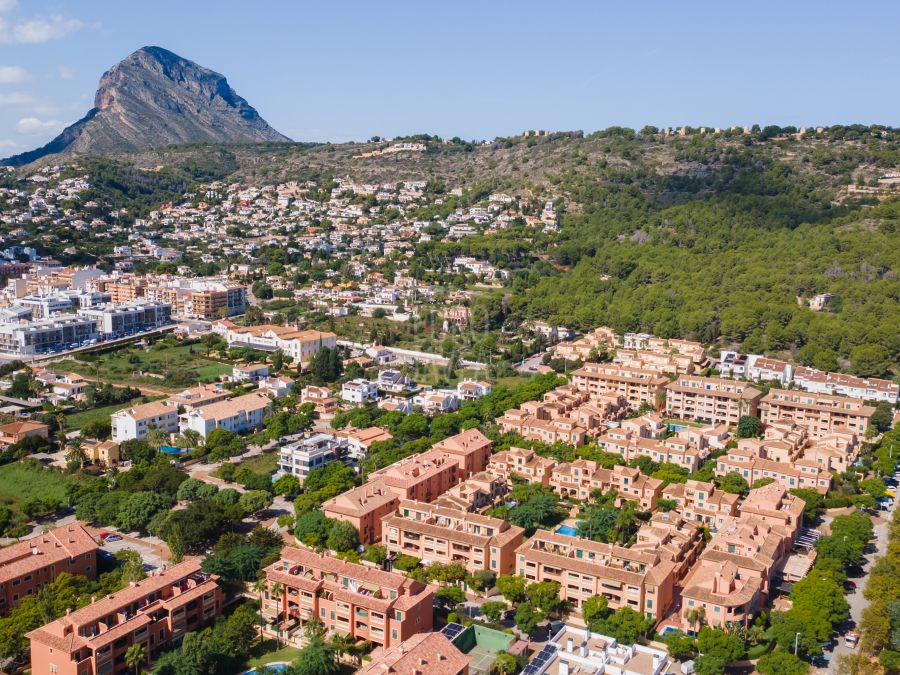 Exclusive , Duplex Penthouse with Spacious Terraces in Jávea Port