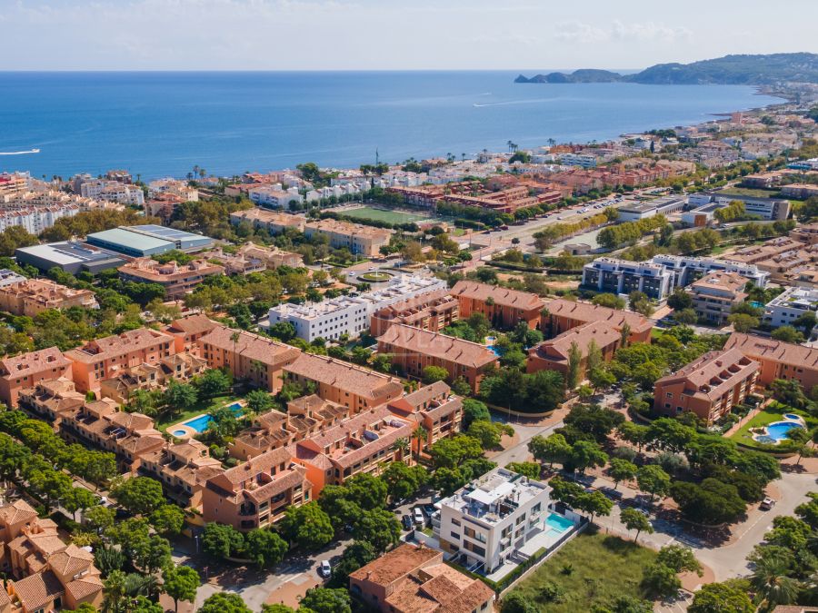 Exclusive , Duplex Penthouse with Spacious Terraces in Jávea Port