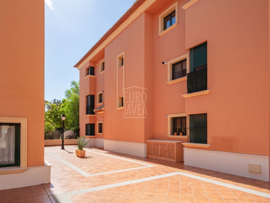 Exclusive , Duplex Penthouse with Spacious Terraces in Jávea Port