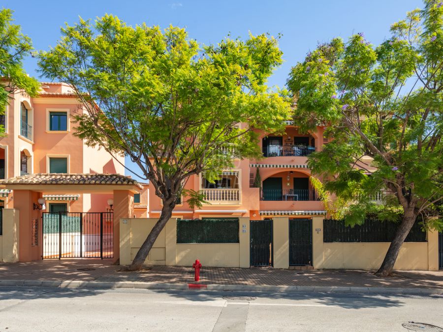 Exclusive , Duplex Penthouse with Spacious Terraces in Jávea Port
