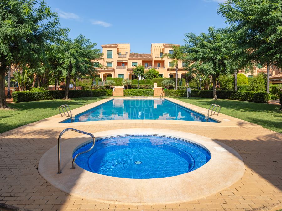 Exclusive , Duplex Penthouse with Spacious Terraces in Jávea Port