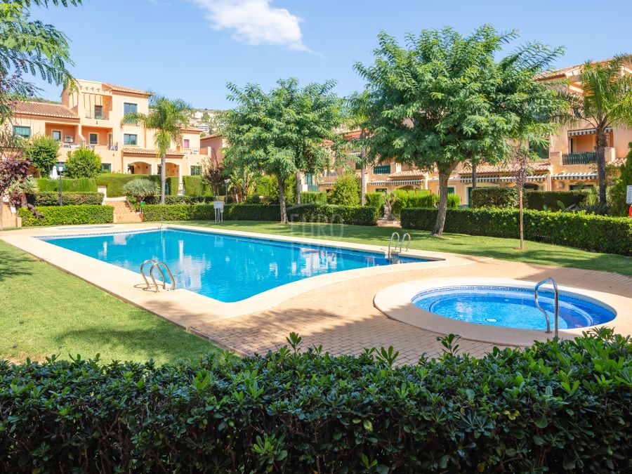 Exclusive , Duplex Penthouse with Spacious Terraces in Jávea Port