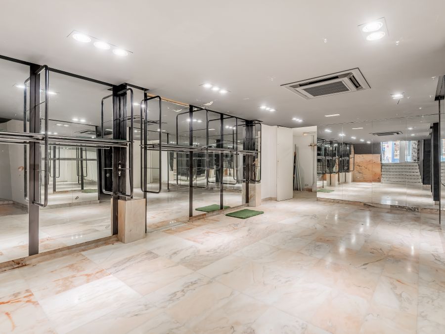 Entire building for sale in the very centre of Gandía, with multiple investment and development possibilities