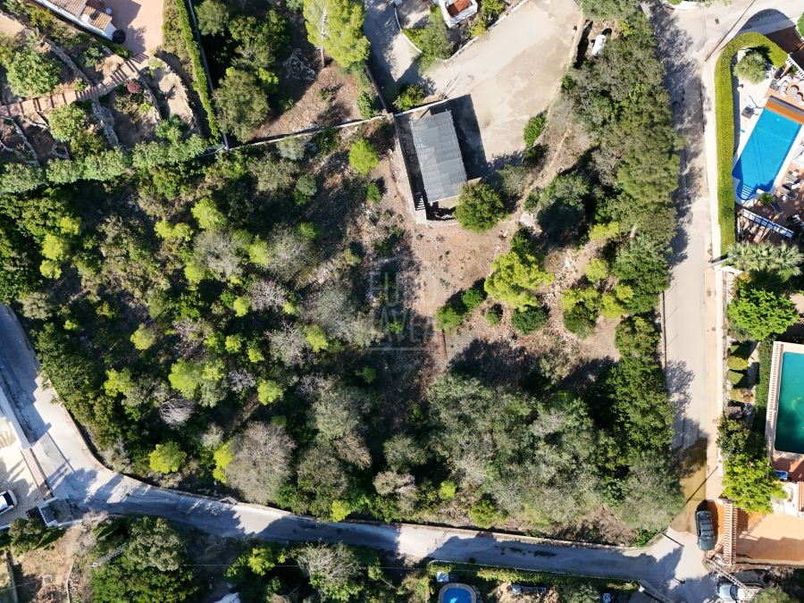 Two adjoining urban plots for sale in Adsubies, Jávea
