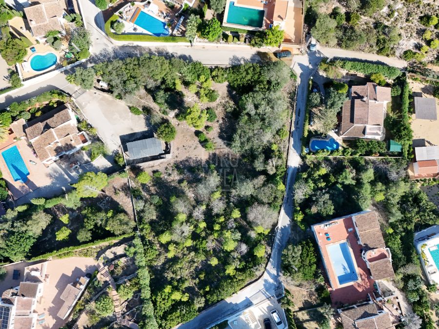 Two adjoining urban plots for sale in Adsubies, Jávea