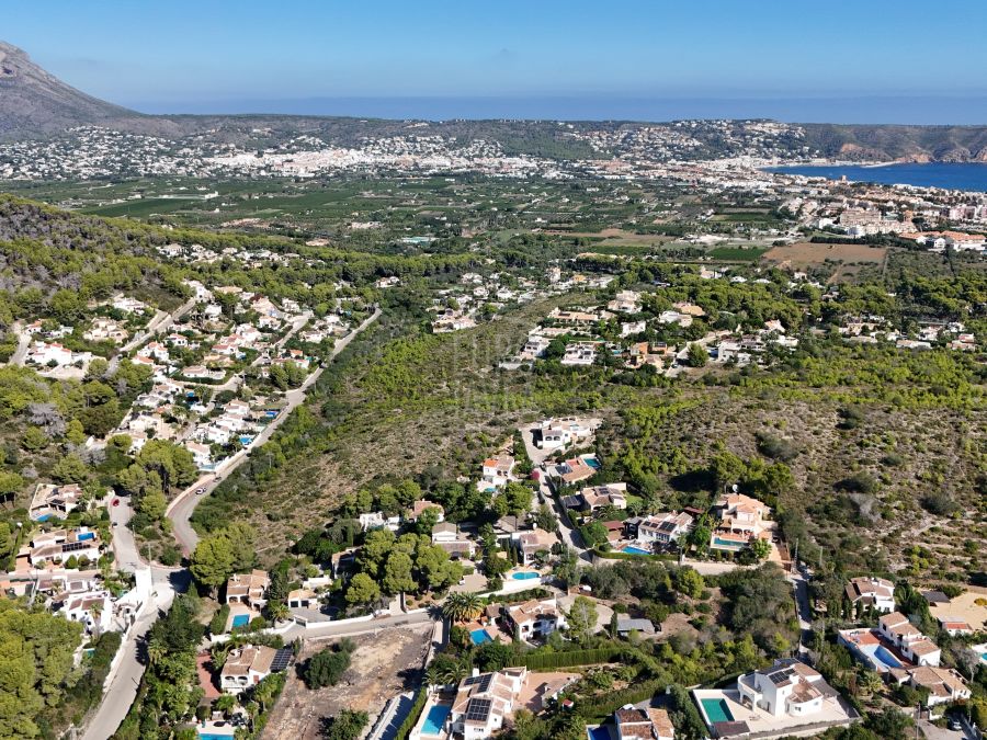 Two adjoining urban plots for sale in Adsubies, Jávea