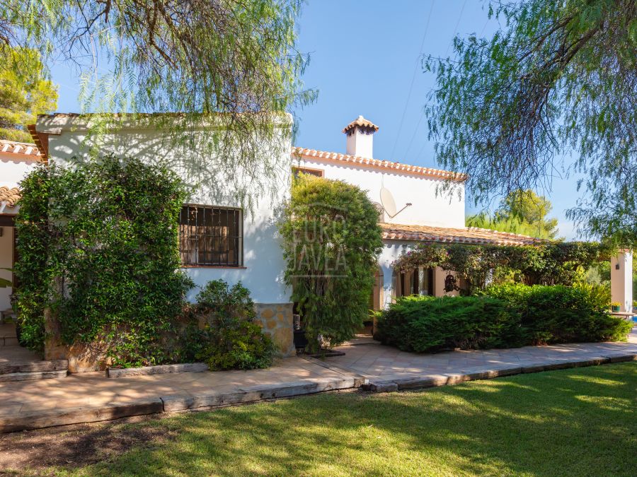 Exclusive one-level Mediterranean villa with private pool in El Tosalet, Jávea