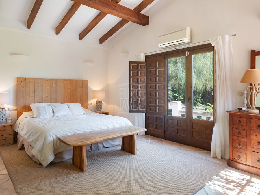Exclusive one-level Mediterranean villa with private pool in El Tosalet, Jávea